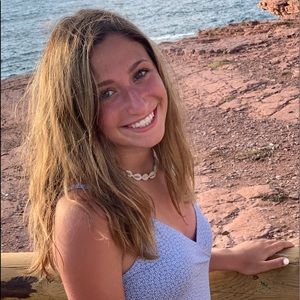 Meet your Posher, Julia